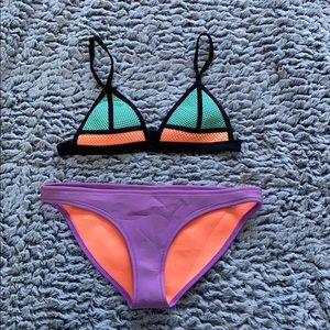 Triangl Bikini Xs top Med bottoms